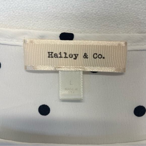 Hailey & Co. Polka Dot Blouse black white short sleeve scalloped hem Size Large - Picture 4 of 11
